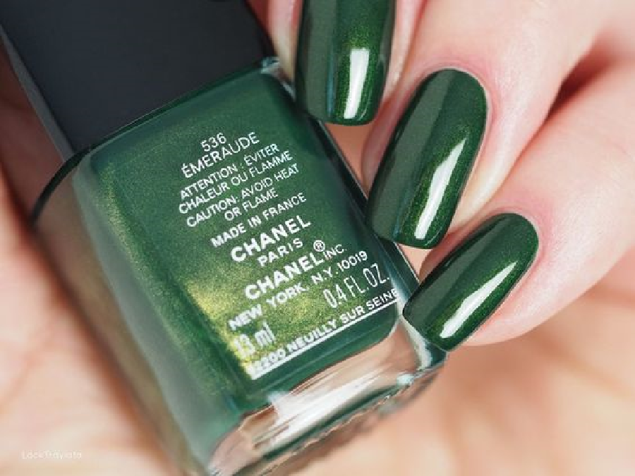 Smalti Chanel verde