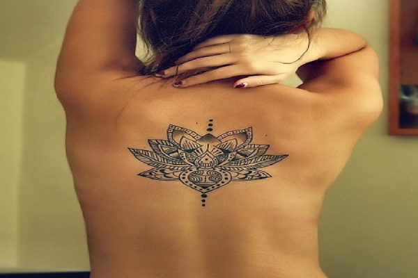 Tatuaggio maori schiena