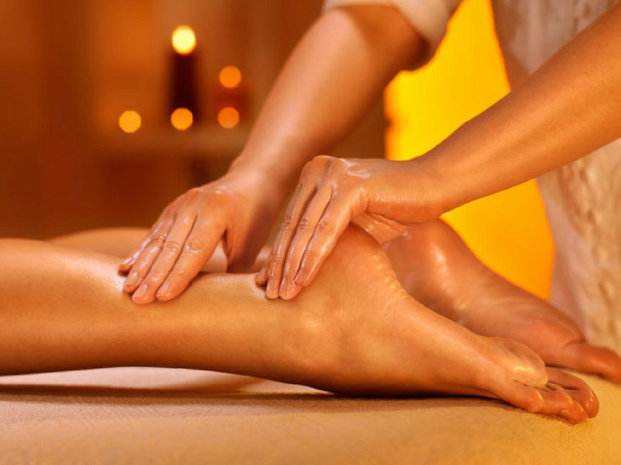 Massaggio ai piedi: come si fa e quali sono i benefici